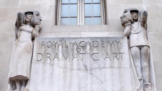 Vstup do Royal Academy of Dramatic Art v Londýně