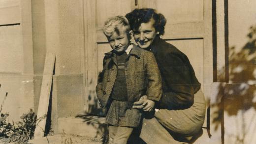 Václav Dašek se sestrou Marií - Majkou, 1953