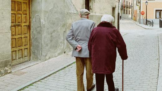 Chcete být na stáří protivný dědek, nebo moudrý stařec? Rozhodnout se můžete už teď