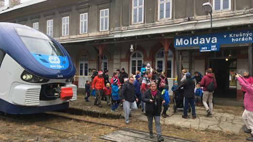 Na Moldavu opět jezdí vlaky