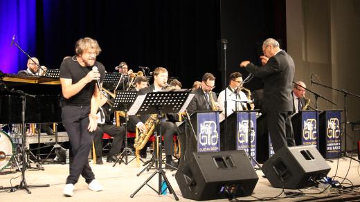 Dan Bárta a Rozhlasový Big Band Gustava Broma ve Strakonicích