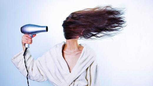 Zdravá vlasová pokožka je základem pro růst krásných a silných vlasů (ilustrační foto)