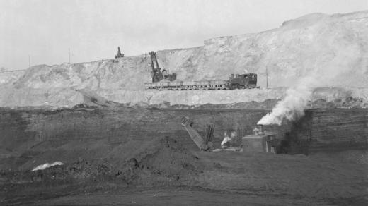 Těžba hnědého uhlí na Sokolovsku v roce 1955