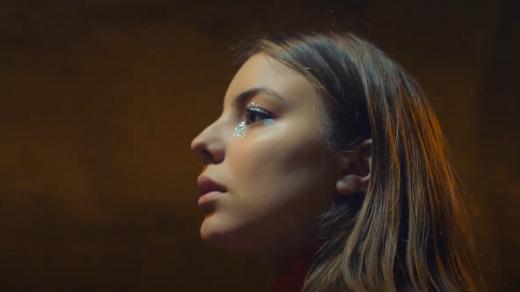 Tea Sofia ve videoklipu k písni 4AM