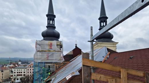Kostel svatého Ignáce v Jihlavě skrylo lešení