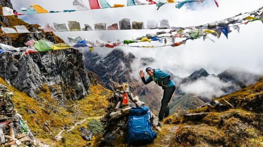 „Terén je velmi náročný, jde se podél hlavního hřebene Himálaje a překračujete víc než 10 sedel, z nichž nejvyšší, Gophu La, má 5456 metrů," říká cestovatel o bhútánské treku Snowman 