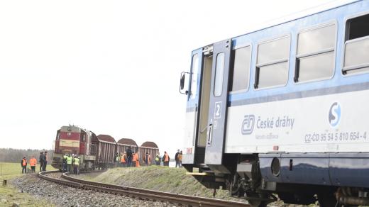 U Ronova nad Doubravou na Chrudimsku se 4. března 2019 srazil osobní vlak s manipulačním vlakem