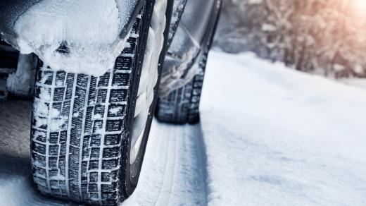 Zimní pneumatiky jsou na horách povinností