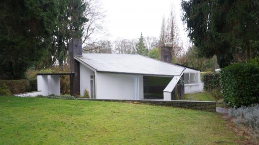 Maison Bedoret (1957) architekta Jacquese Dupuise, Belgie