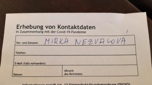Formulář, který musí vyplňovat návštěvníci rakouských restaurací