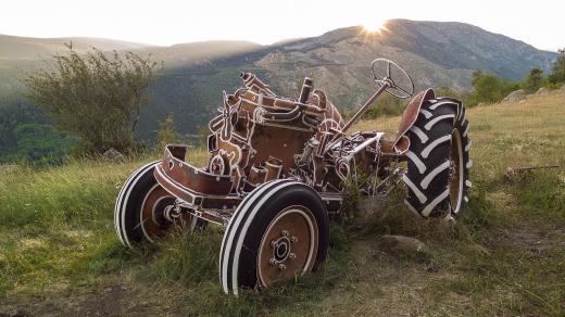 Kontury I, malba na traktor, Pyreneje, Latour de Carol, Francie 2016