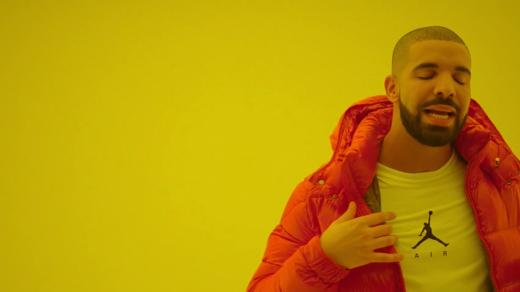 Drake ve videoklipu Hotline Bling