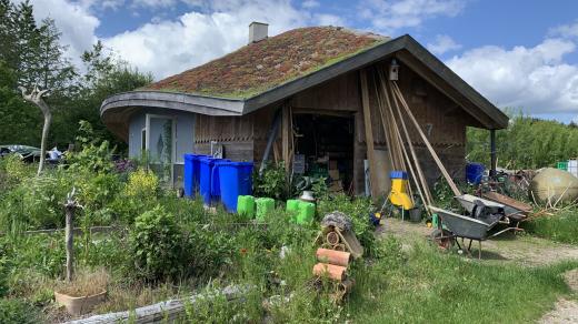 Ekologická vesnička Friland v Dánsku: co dům, to originál