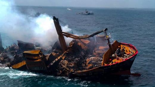Tanker s chemikáliemi, který způsobil ekologickou katastrofu u Srí Lanky