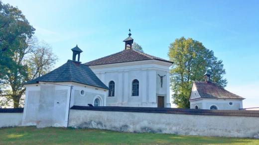 Kostel Nejsvětější Trojice u obce Andělská Hora