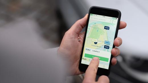 V Pardubicích můžou řidiči parkování zaplatit mobilní aplikací
