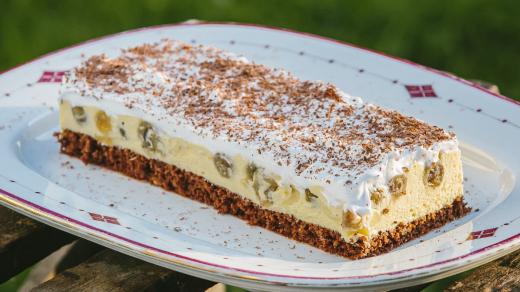 Piškotový zákusek s angreštem