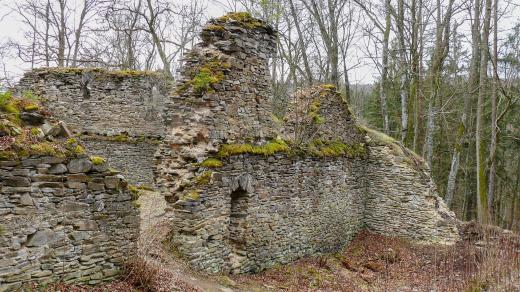 Karlův hrádek je jediný hrad na jihu Čech postavený Karlem IV.