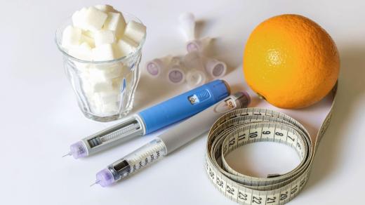 O radosti z jídla i ze života:  Diabetes 2. typu. Co je dobré změnit kromě omezení sacharidů?