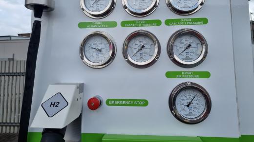 Vodíková plnička v Dolních Vítkovicích zvládne denně deset aut