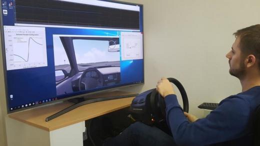 Technologii řízení drive by wire zatím na pražském ČVUT testují na simulátoru