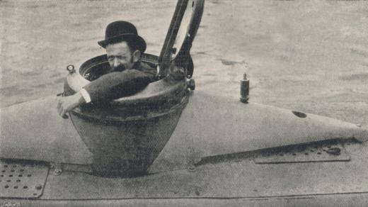Americký vynálezce John Philip Holland ve své ponorce 1899