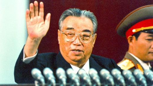 Prezident KLDR Im Ir-sen. Snímek pořízený v roce 1992 v den prezidentových 80. narozenin