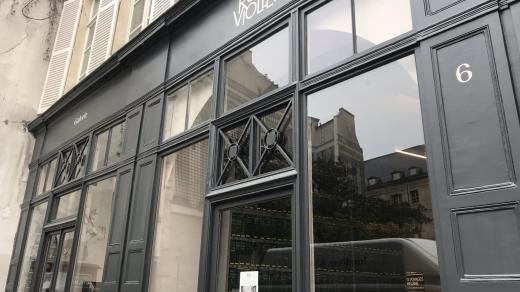 Prostory bývalé fotografické agentury, dnes Galerie Roger-Viollet, najdeme ve středu Paříže, kousek od bulváru Saint-Germain