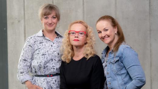 Polední sirény Jitka Asterová, Linda Finková a Sandra Pogodová