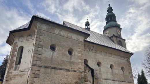 Jedním z nejstarších kostelů Broumovska je kostel Nejsvětější trojice ve Zdoňově