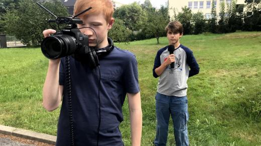 Děti si na televizním táboře vyzkoušely práci kameramana i redaktora