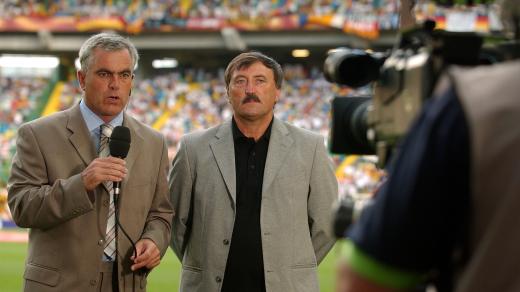 Pavel Čapek s Antonínem Panenkou při komentování Mistrovství Evropy ve fotbale v Německu