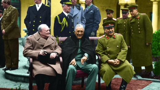 Winston S. Churchill, Franklin D. Roosevelt a Josif Stalin na Jaltské konferenci