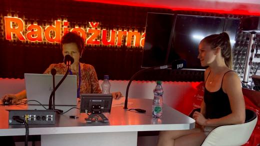 Hostem Zuzany Burešové na festivalu Letní Letná byla Barbora Bartoňová z AirGym Art Company