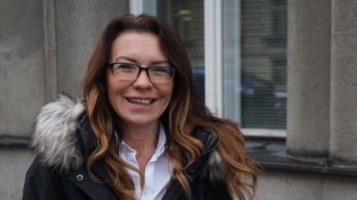 Denisa Rohanová před svou pražskou kanceláří