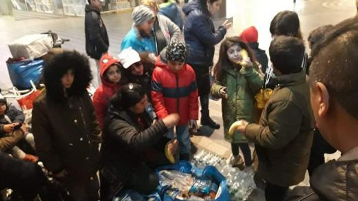 Romští uprchlíci z Ukrajiny na Hlavním nádraží v Praze