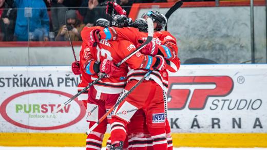 Hokejisté HC Olomouc slaví gól
