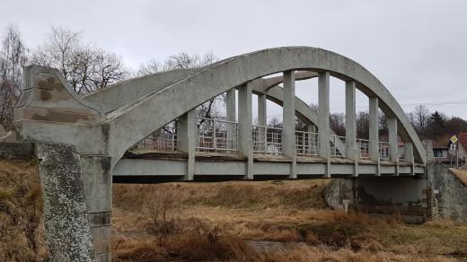 Hořepník, unikátní most přes řeku Trnavu