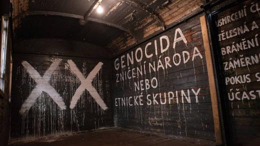 Vlak Lemkin s putovní výstavou o historii genocidy a jejím trestání