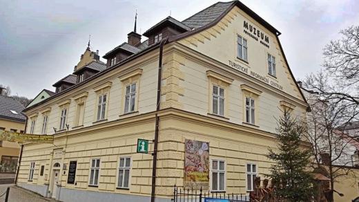 V rodném domě Ivana Olbrachta v Semilech je dnes Muzeum a Pojizerská galerie