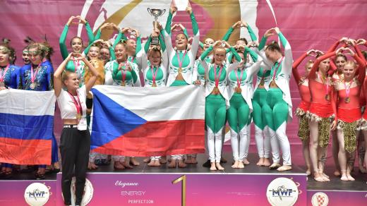 Hradecké lvice z taneční a sportovní akademie jsou dvojnásobné mistryně světa v mažoretkovém sportu