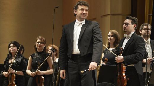 Filharmonii Hradec Králové do nové sezóny s novým šéfdirigentem Kasparem Zehnderem