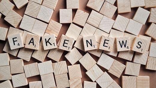 fake news - dezinformace a falešné zprávy