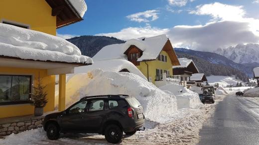 Rakouské Alpy hlásí nejvíc sněhu za posledních 13 let, pociťuje to například vesnička Gosau