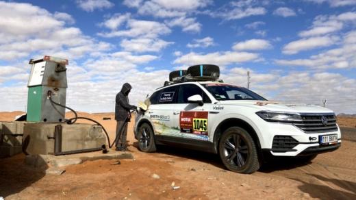 42. ročník slavného závodu Rallye Dakar se přestěhoval z Jižní Ameriky do Saúdské Arábie