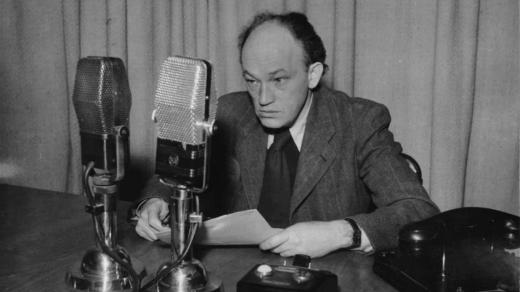 Československý novinář a zakladatel rozhlasového zpravodajství Jiří Hronek (1946)