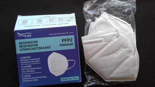 Paní Lenka z Ústí nad Labem si v e-shopu lékáren Dr. Max objednala sadu respirátorů FFP2 Premium. Přišly jí ale respirátory KN95