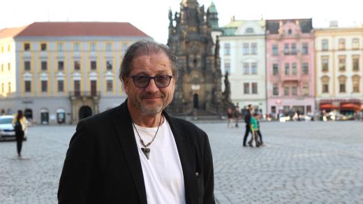 Steve Lichtag na Horním náměstí v Olomouci