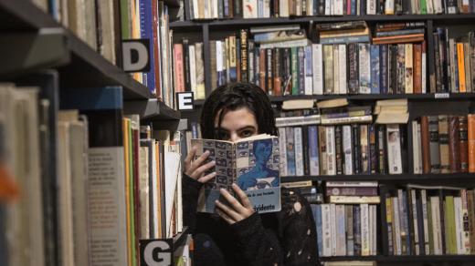 Čtení - četba - kniha - knihy - knihkupectví