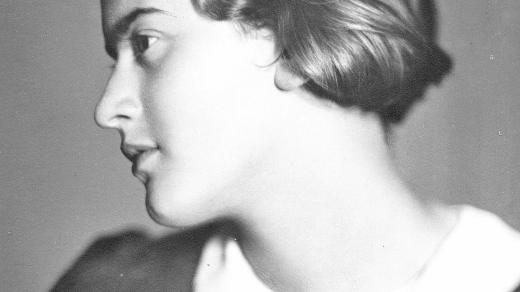 Ruth Maier jako mladá dívka, z rodinného alba